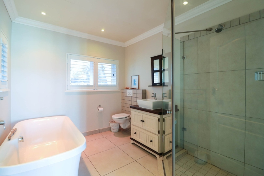 5 Bedroom Property for Sale in Herolds Bay Western Cape